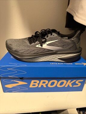Brooks women’s Hyperion 2 Performance Running Shoe - Black/Gray